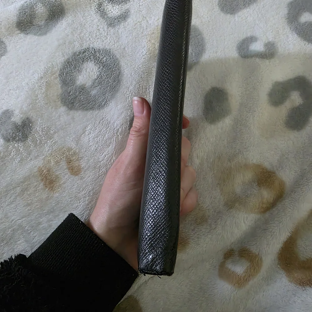 Louis Vuitton Brazza Wallet Black Taiga Leather COA Included - Picture 4 of 16